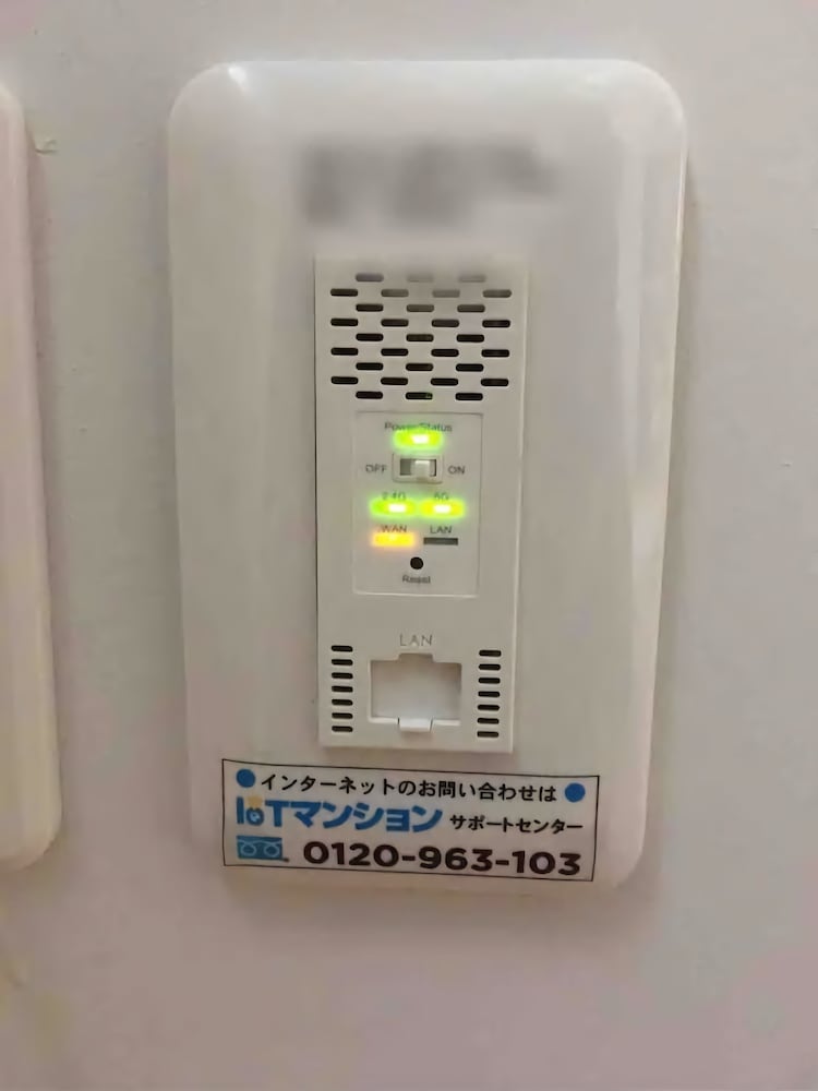 トリプルルーム 2-4F 禁煙 客室の設備とサービス0 | Laffitte Tokyo