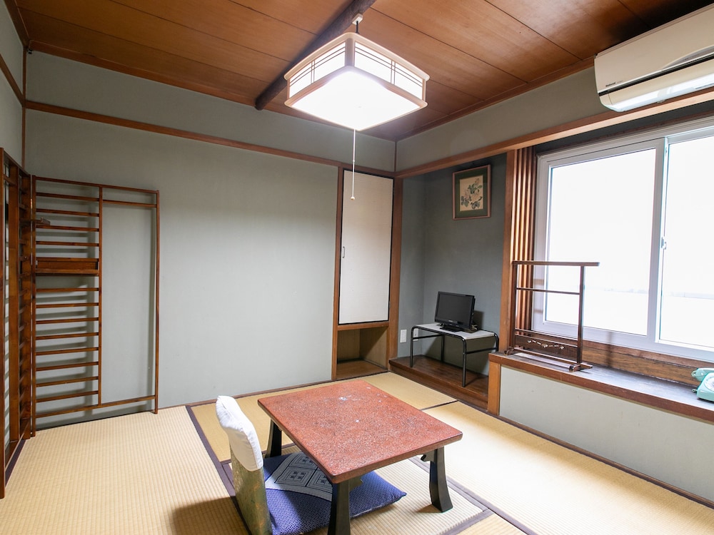 和室共用トイレ3人 | Tabist 松江館