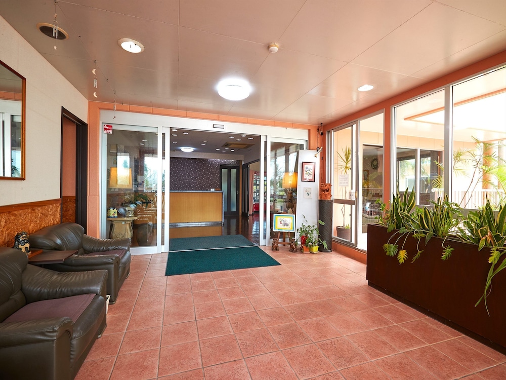 フロント1 | コンドミニアムホテルしまんちゅクラブ