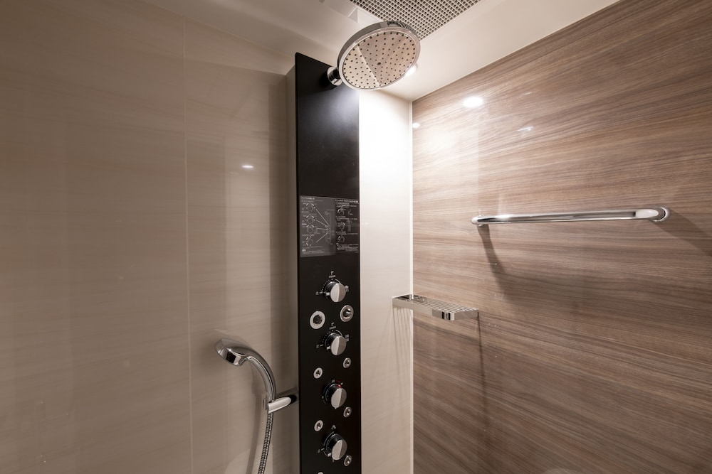 ダブルルーム (多機能シャワーブース) バスルーム0 | ホテルグランバッハ仙台