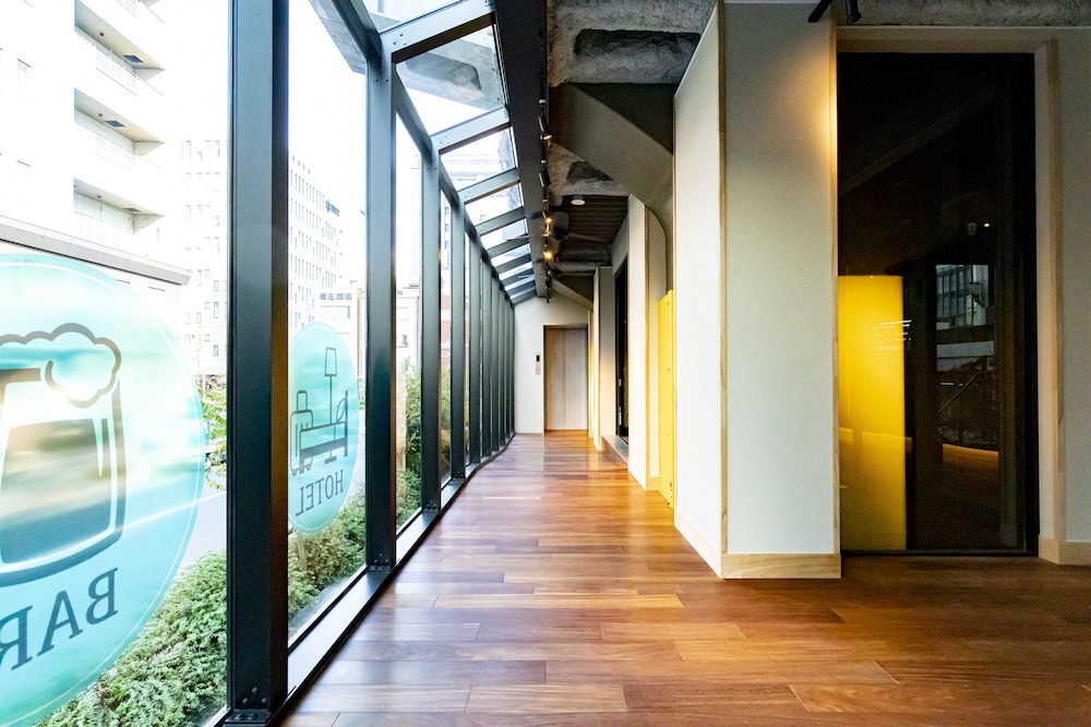 内部エントランス1 | Under Railway Hotel Akihabara 内部エントランス1 | Under Railway Hotel Akihabara