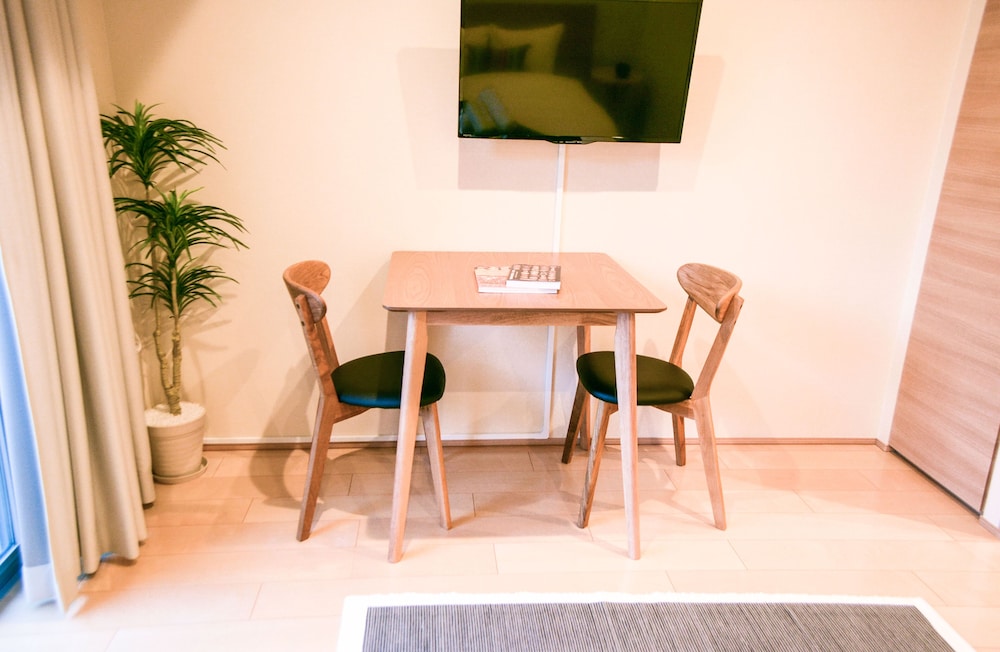 スタンダード アパートメント 客室内のダイニングエリア0 | Dash Living Tsukiji