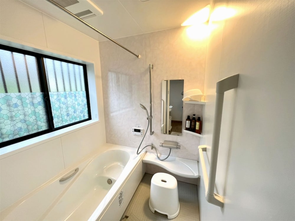 一棟貸し バスルーム0 | 島泊 愛かな