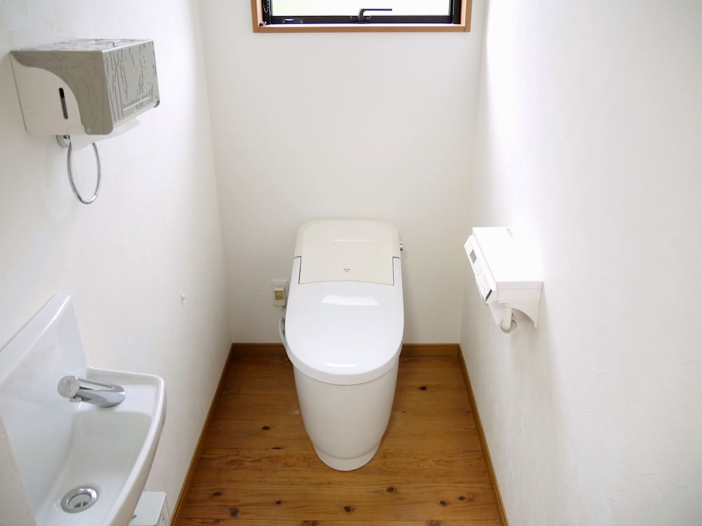 一棟貸し バスルーム1 | 島泊 愛かな