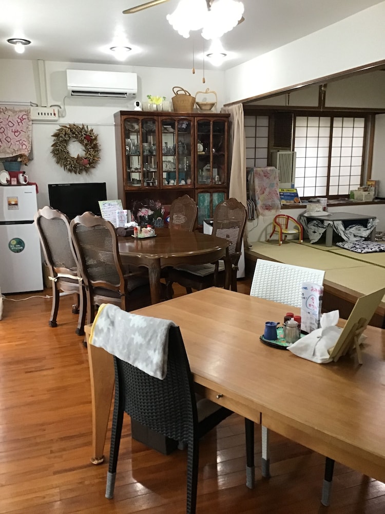 4 人部屋 3 ベッドルーム リビング エリア0 | 花海 house