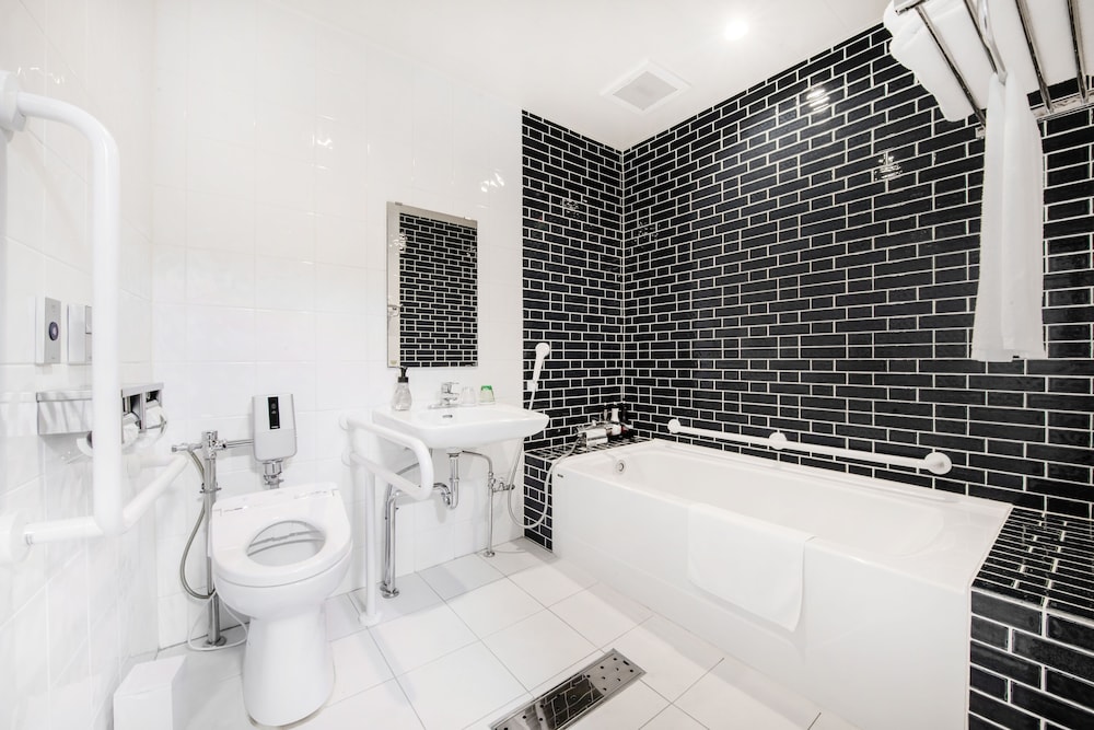 ユニバーサルルーム バスルーム0 | ホテルフロント・イン福岡空港