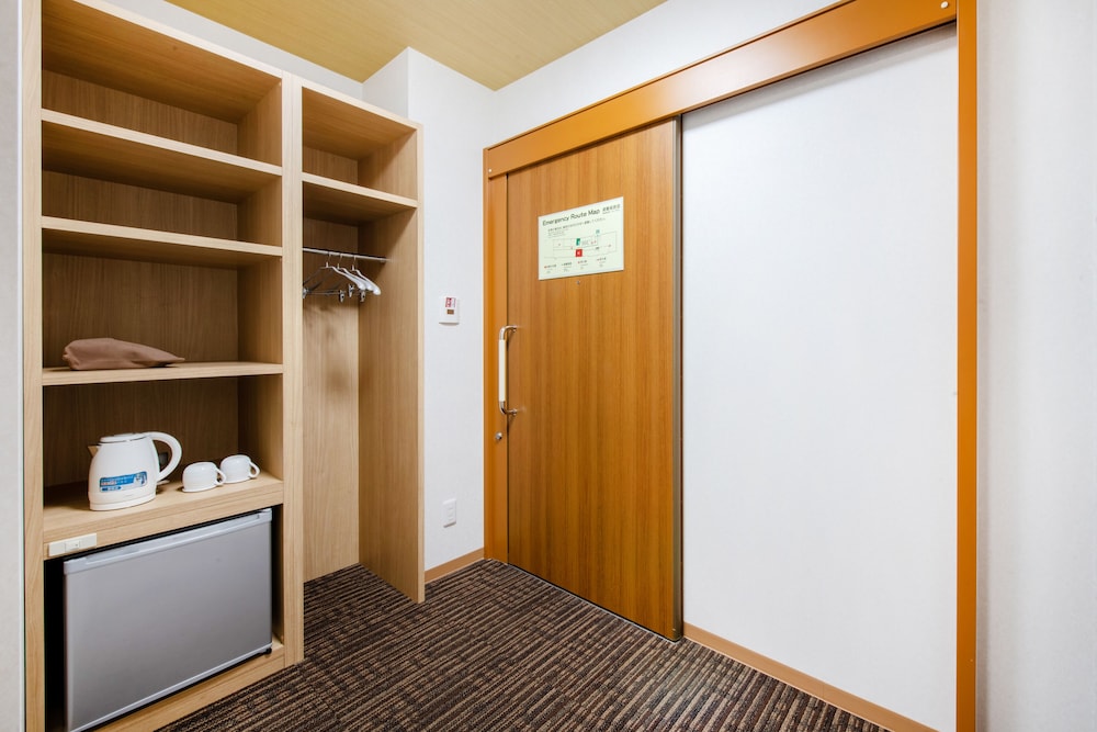 ユニバーサルルーム 客室2 | ホテルフロント・イン福岡空港