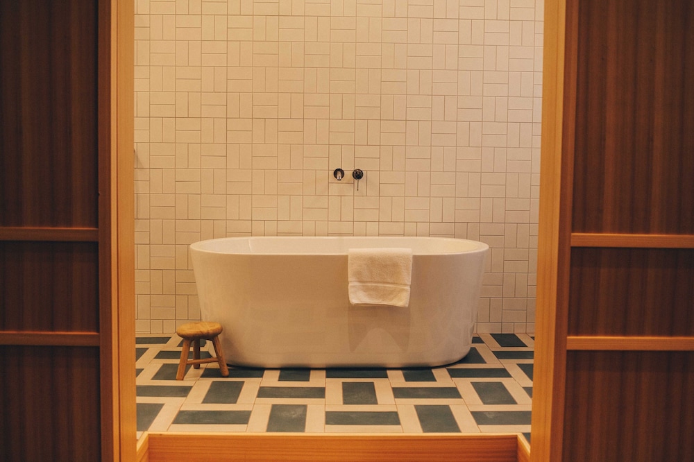 ジュニア スイート 禁煙 バスルーム1 | HOTEL K5