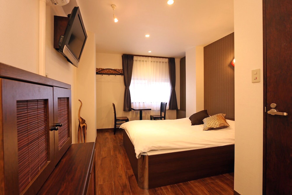 ダブルルーム 客室12 | HOTEL 3O'CLOCK TENNOJI