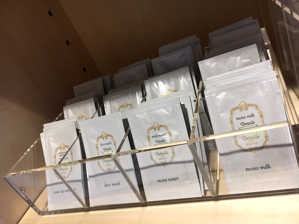 ツインルーム 客室の設備とサービス1 | HOTEL 3O'CLOCK TENNOJI