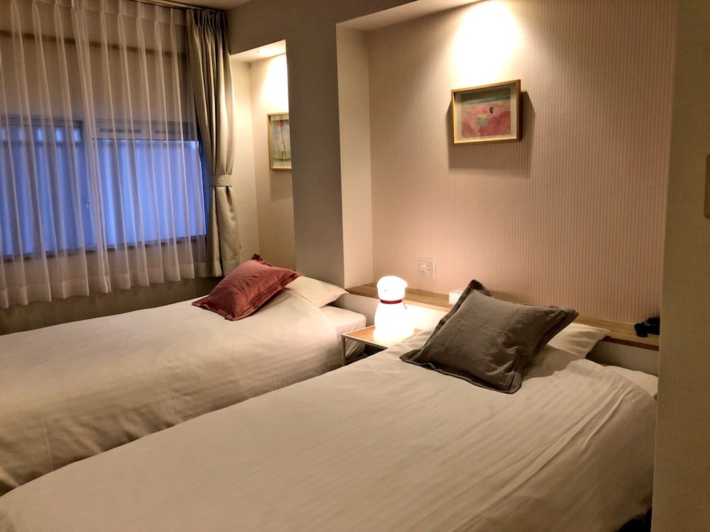 ツインルーム 客室2 | HOTEL 3O'CLOCK TENNOJI