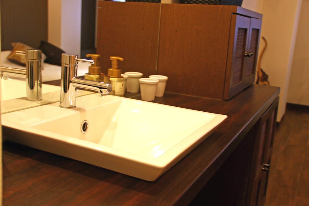 ダブルルーム 客室10 | HOTEL 3O'CLOCK TENNOJI