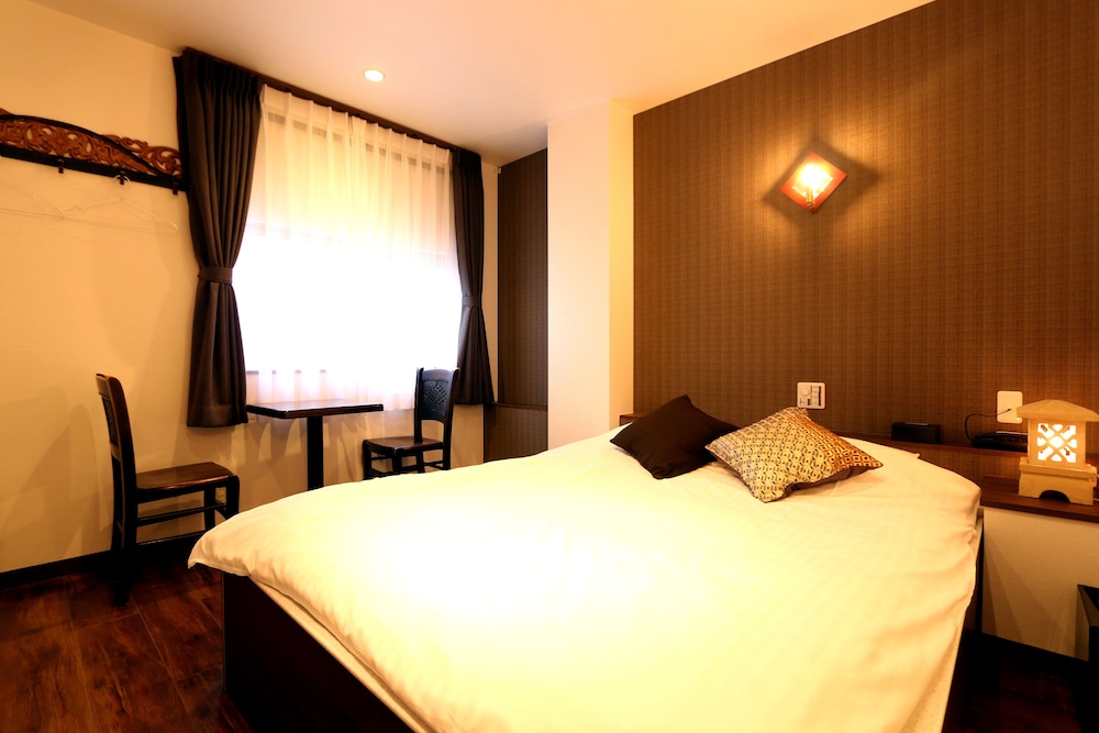 ダブルルーム 客室3 | HOTEL 3O'CLOCK TENNOJI