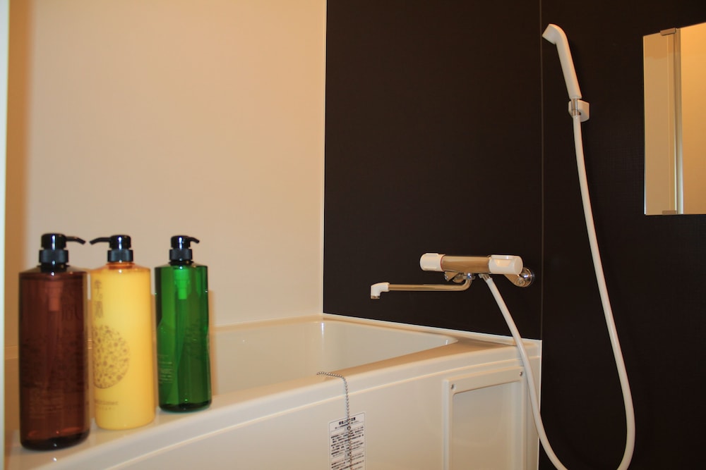 ツインルーム シービュー バスルーム0 | ゲートイン名護