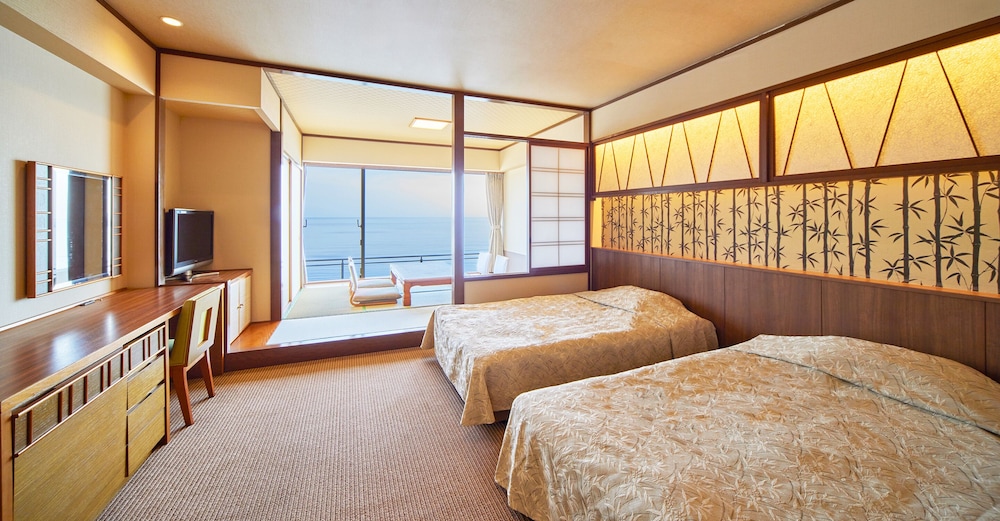 和洋室 (約45平米) 喫煙可/ 素泊まり | 三日月シーパークホテル勝浦