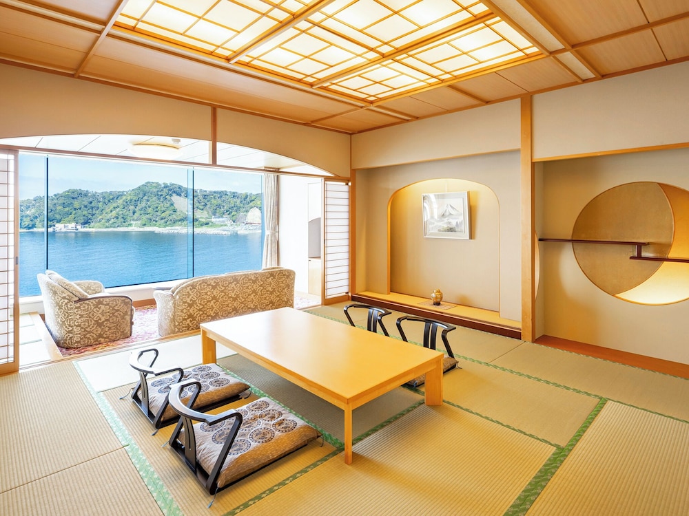 [禁煙] 華月亭特別室 | 三日月シーパークホテル安房鴨川