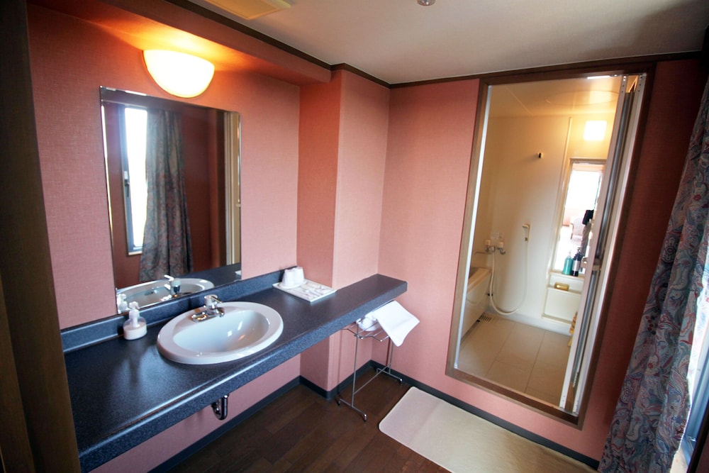 デラックス ツインルーム シービュー バスルームのシンク0 | 賢島・ホテルベイガーデン