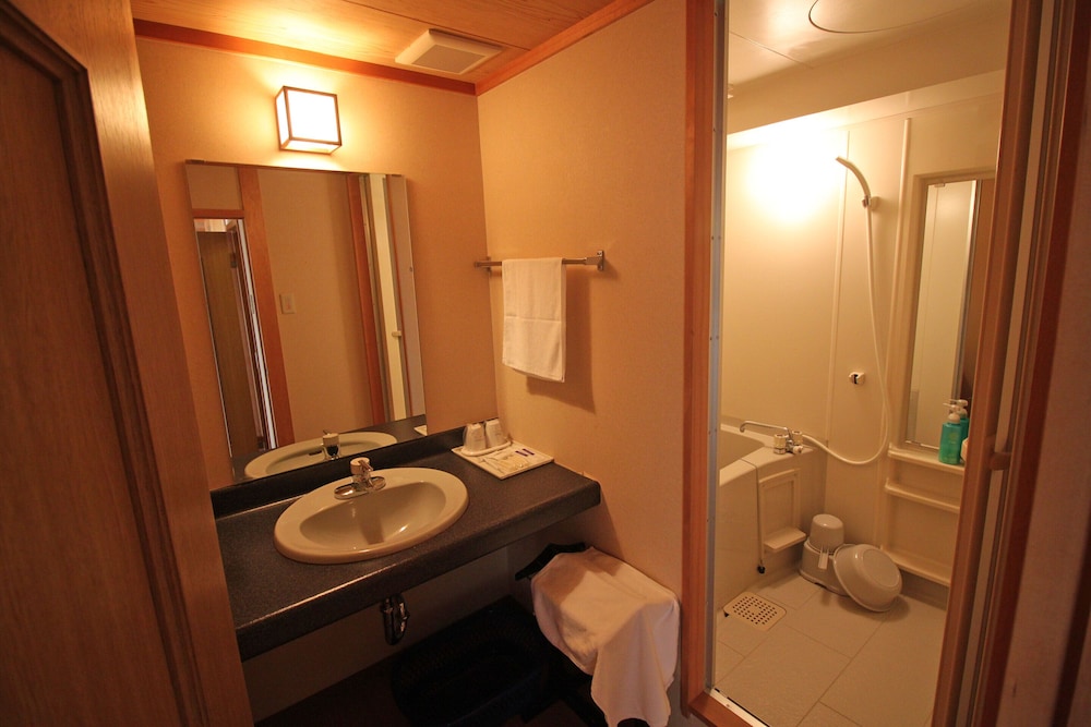 スタンダード 和室 3人部屋 バスルーム0 | 賢島・ホテルベイガーデン