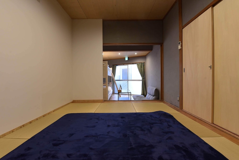 客室1 | コバコ Work&Camp