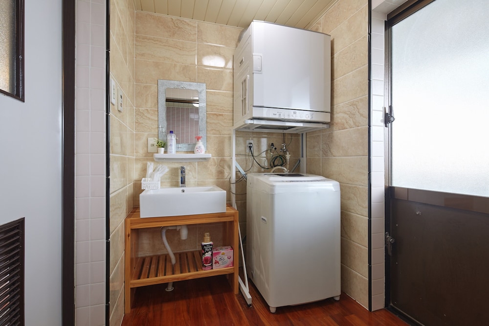 プライベートバケーションルーム 2F バスルームの設備1 | Wind 平安座