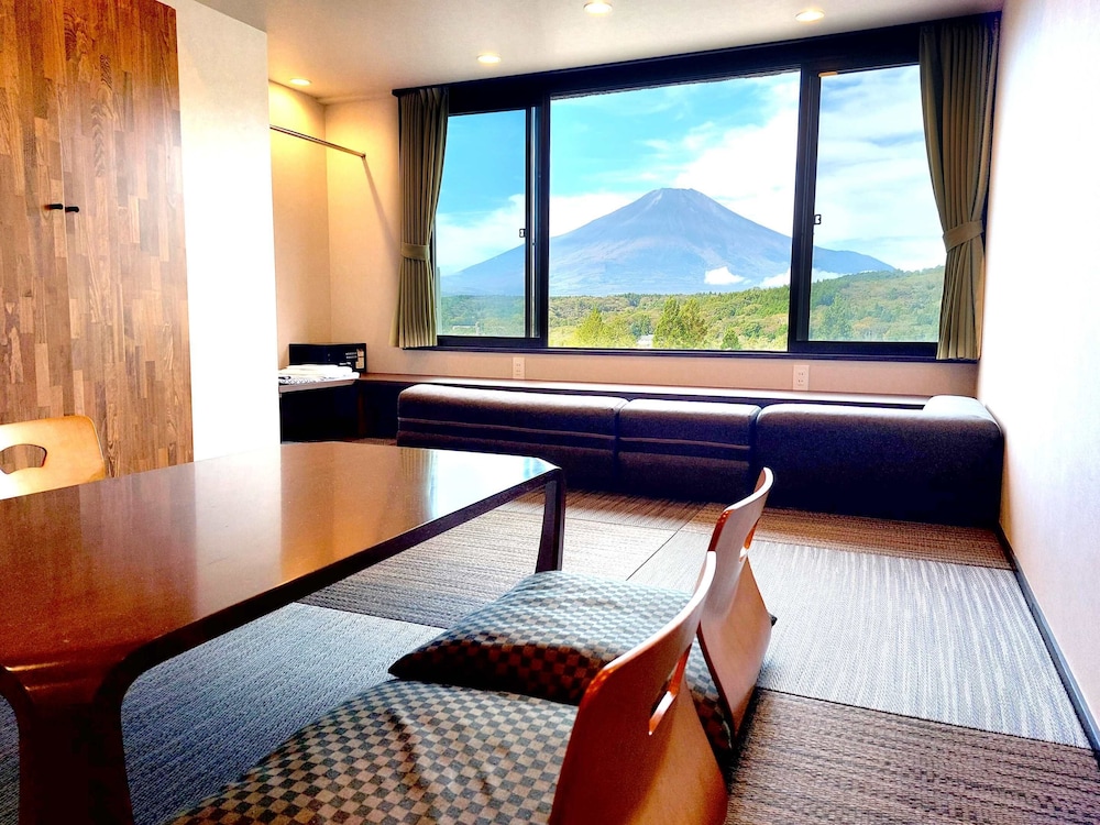 和室12畳 トイレ/シャワールーム付 (禁煙 マウンテンビュー) 客室4 | 鹿鳴館ヒルズ