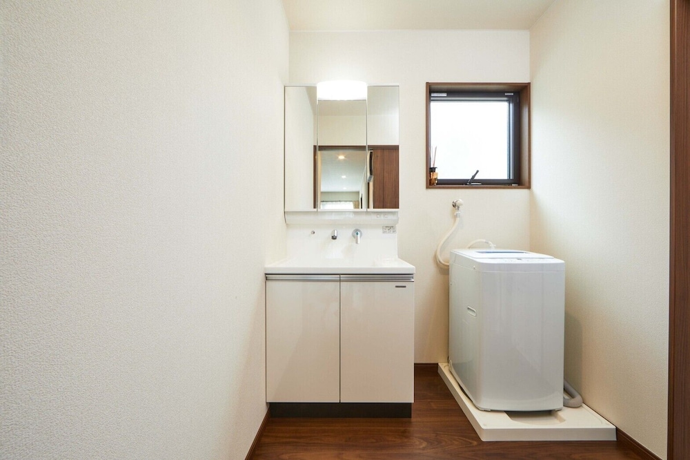 2ベッドルーム バスルームの設備0 | E-horizon Resort Condominium Nago D