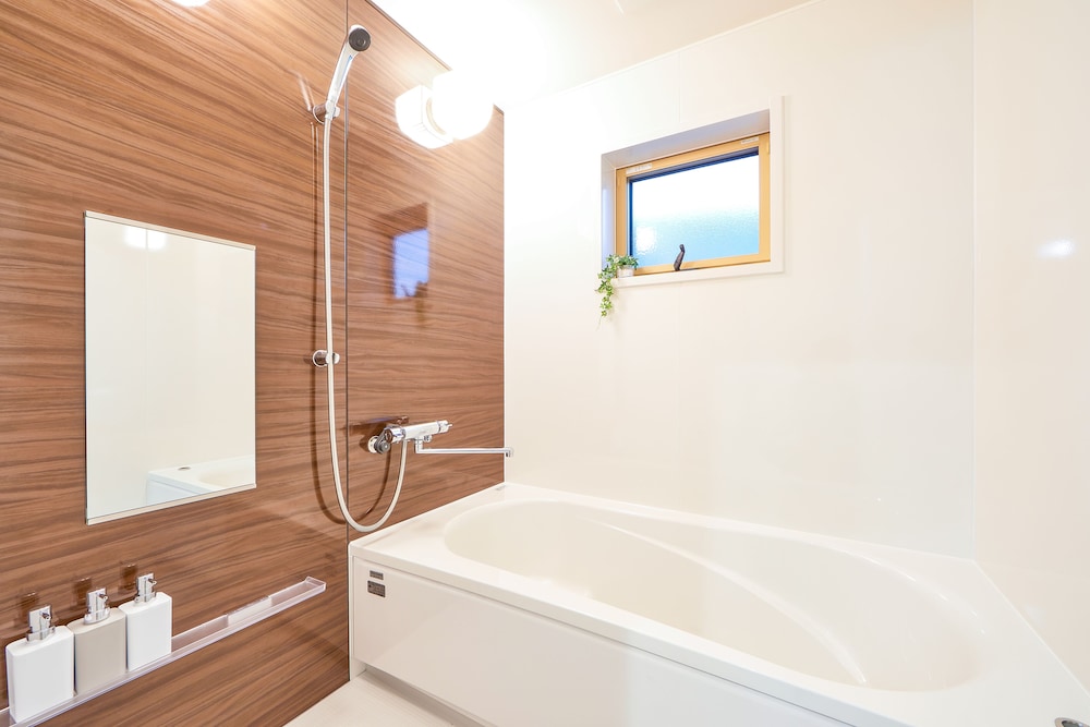 一棟貸し バスルーム0 | E-horizon Resort Condominium Nago C