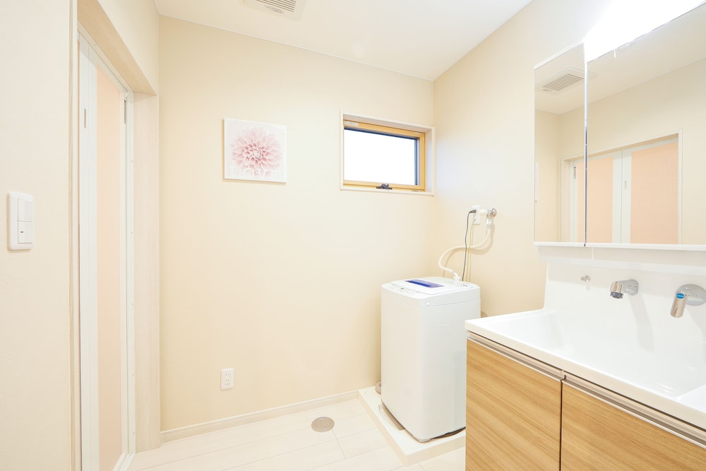 一棟貸し バスルーム1 | E-horizon Resort Condominium Nago C