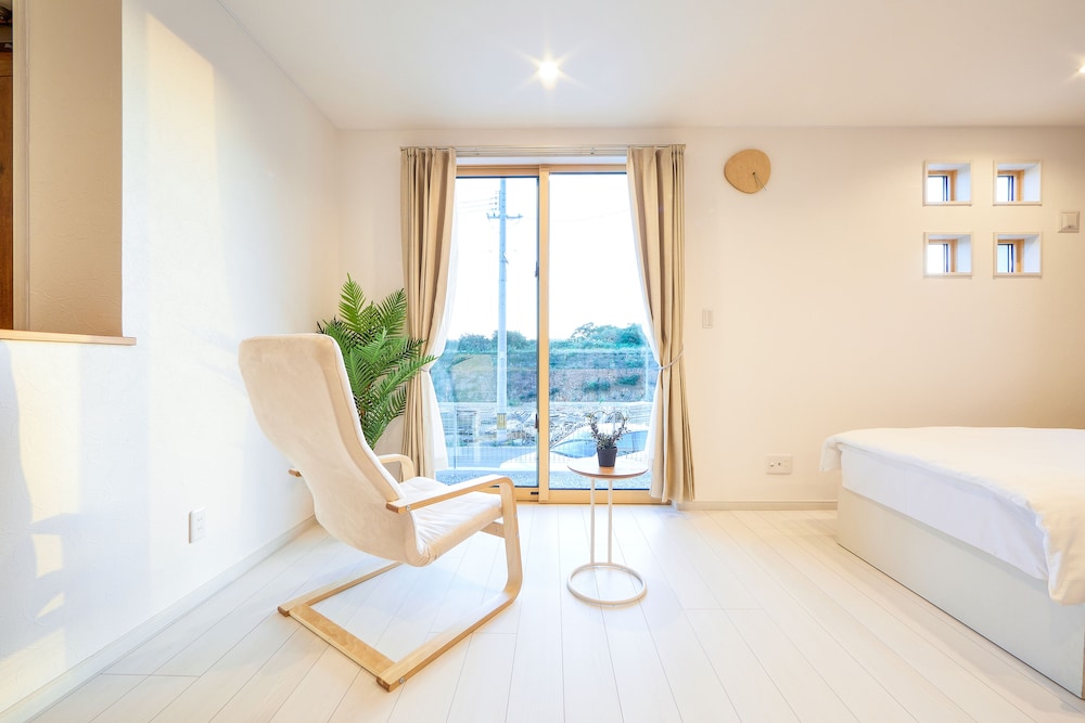 一棟貸し 客室1 | E-horizon Resort Condominium Nago C