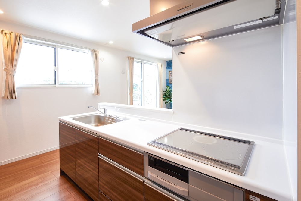 ヴィラ 2 ベッドルーム 専用キッチン1 | E-horizon Resort Condominium Nago A