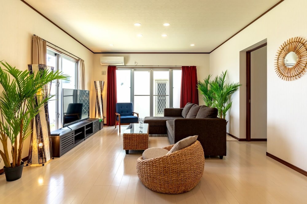 3ベッドルーム ヴィラ リビング エリア3 | リブ プラス ヴィラ ナゴ