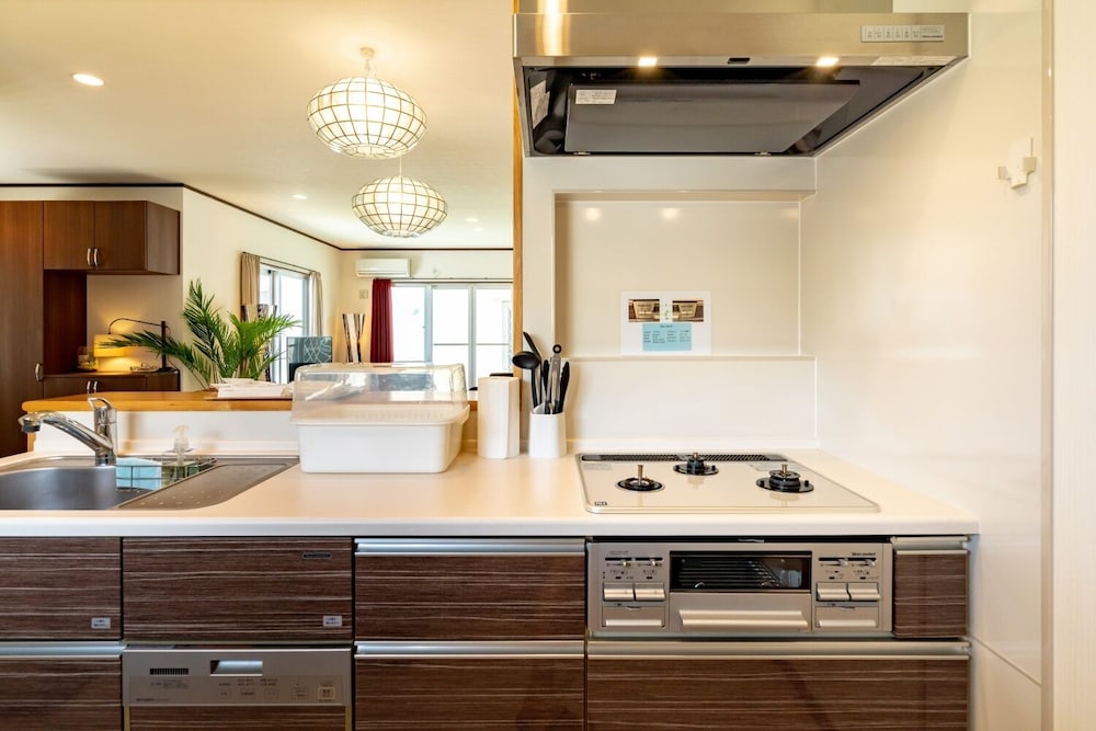 3ベッドルーム ヴィラ 専用簡易キッチン1 | リブ プラス ヴィラ ナゴ