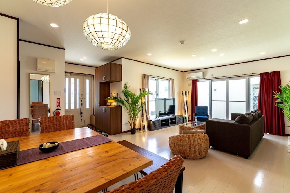 3ベッドルーム ヴィラ リビング エリア7 | リブ プラス ヴィラ ナゴ