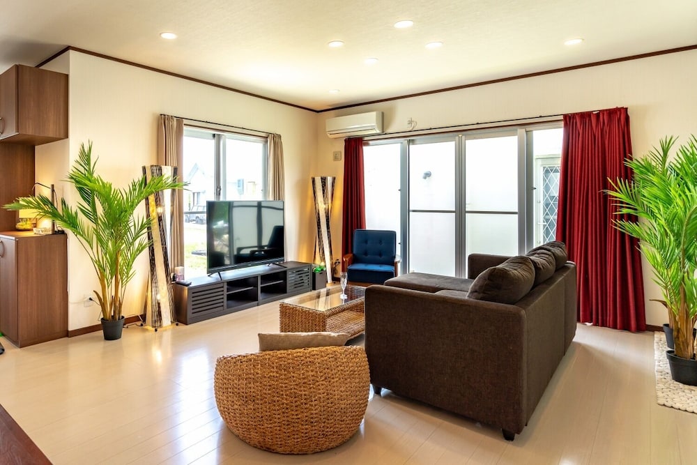 3ベッドルーム ヴィラ リビング エリア6 | リブ プラス ヴィラ ナゴ