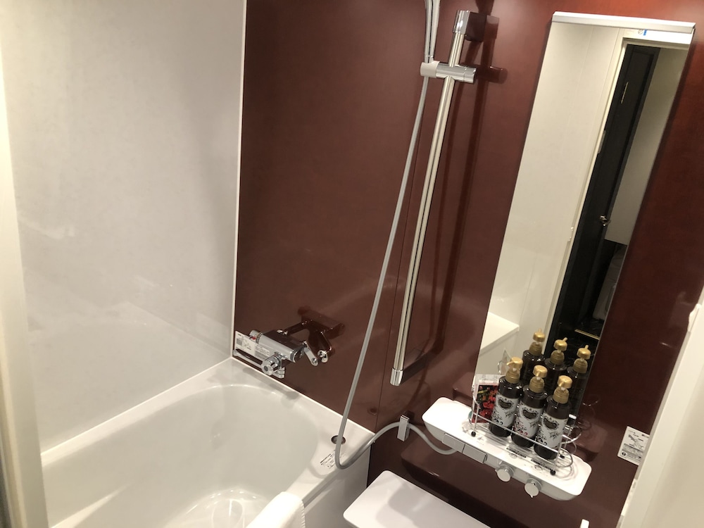 ダブルルーム (大) バスルーム1 | ホテル ゴマックス - 大人専用