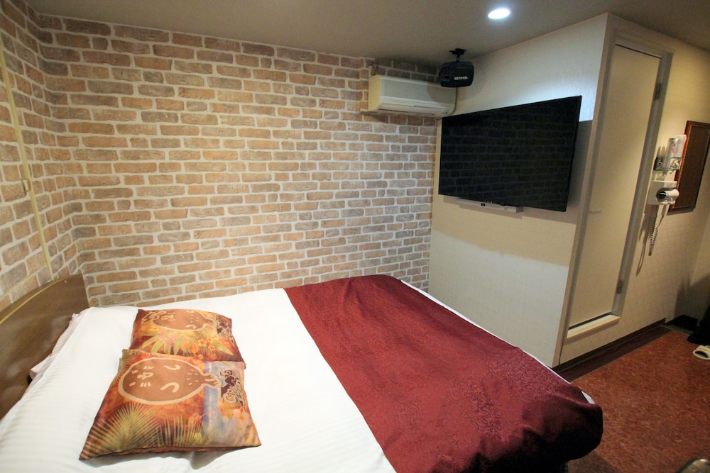 ダブルルーム (小) 客室1 | ホテル ゴマックス - 大人専用