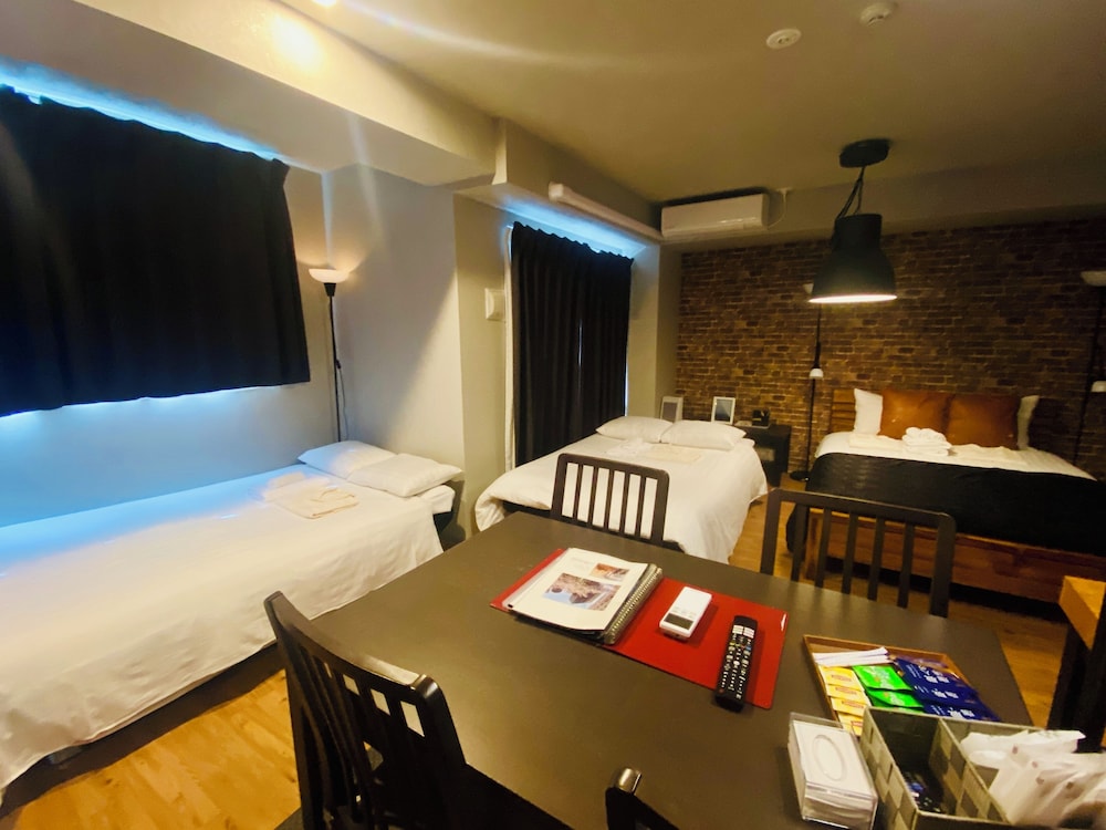 デラックススタジオワイド (SALOON) 禁煙 客室7 | HOTEL ffosaka.com