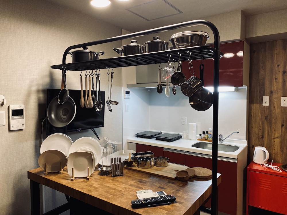 デラックススタジオワイド (SALOON) 禁煙 専用キッチン3 | HOTEL ffosaka.com