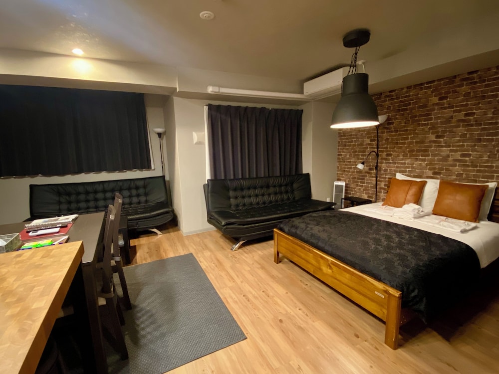 デラックススタジオワイド (SALOON) 禁煙 客室5 | HOTEL ffosaka.com