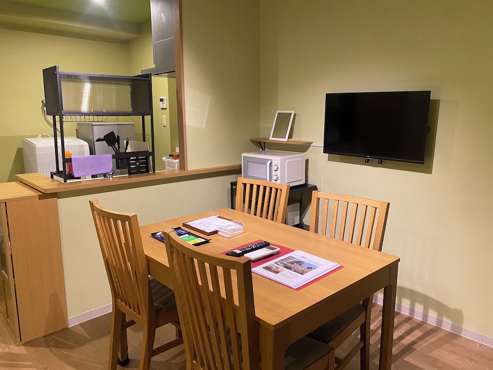 スーペリアスタジオ 禁煙 客室内のダイニングエリア4 | HOTEL ffosaka.com