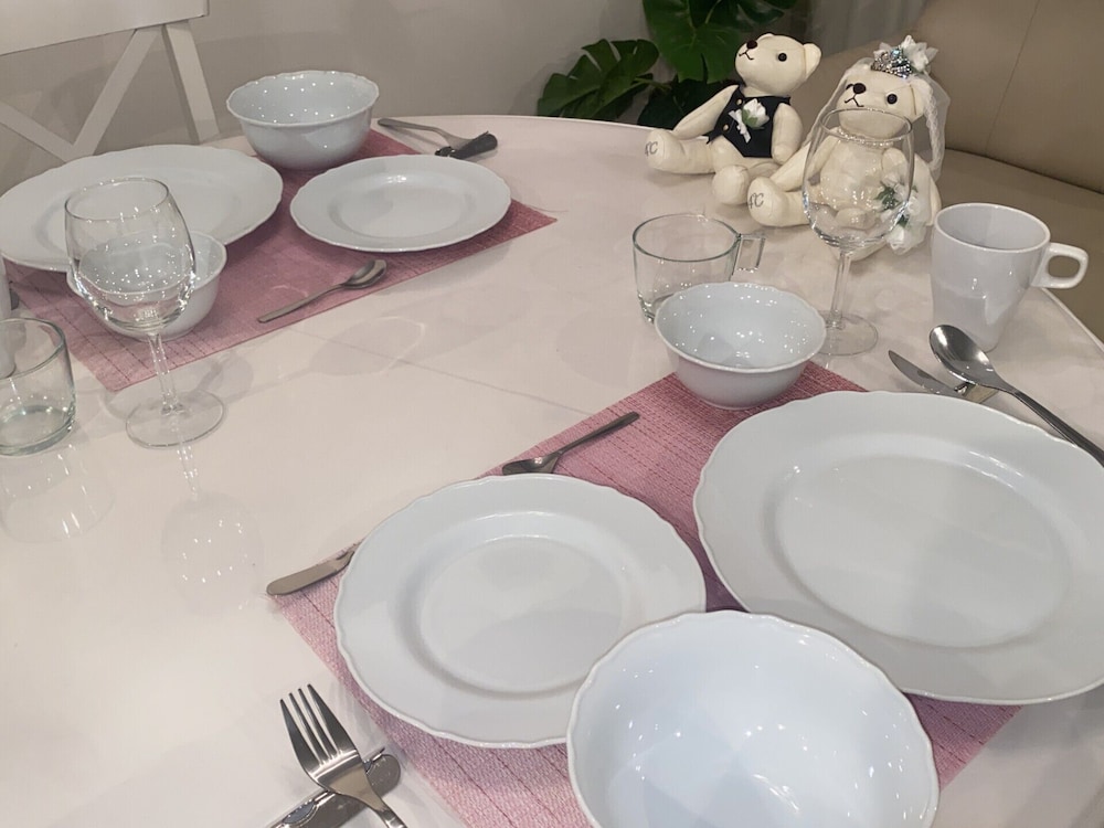 スーペリアスタジオ 禁煙 客室内のダイニングエリア3 | HOTEL ffosaka.com