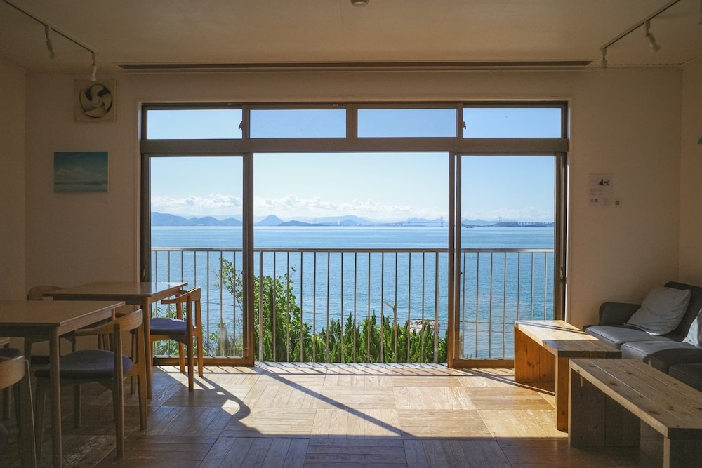 レストラン1 | DENIM HOSTEL float レストラン1 | DENIM HOSTEL float