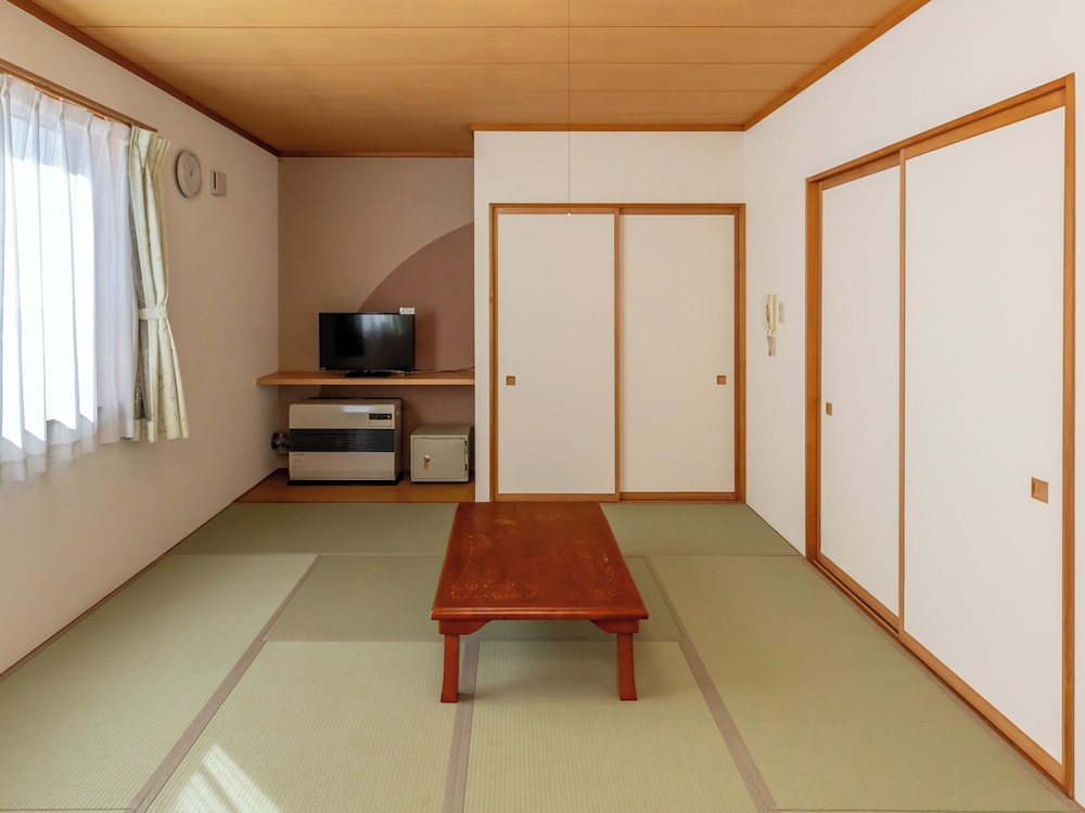 [禁煙] 和室1～5名様 客室4 | OYOホテル ハチのお宿 ぬまだてハイツ 秋田