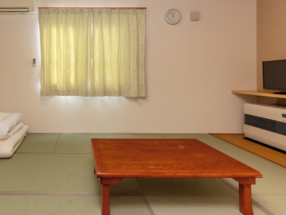[禁煙] 和室1～5名様 客室5 | OYOホテル ハチのお宿 ぬまだてハイツ 秋田