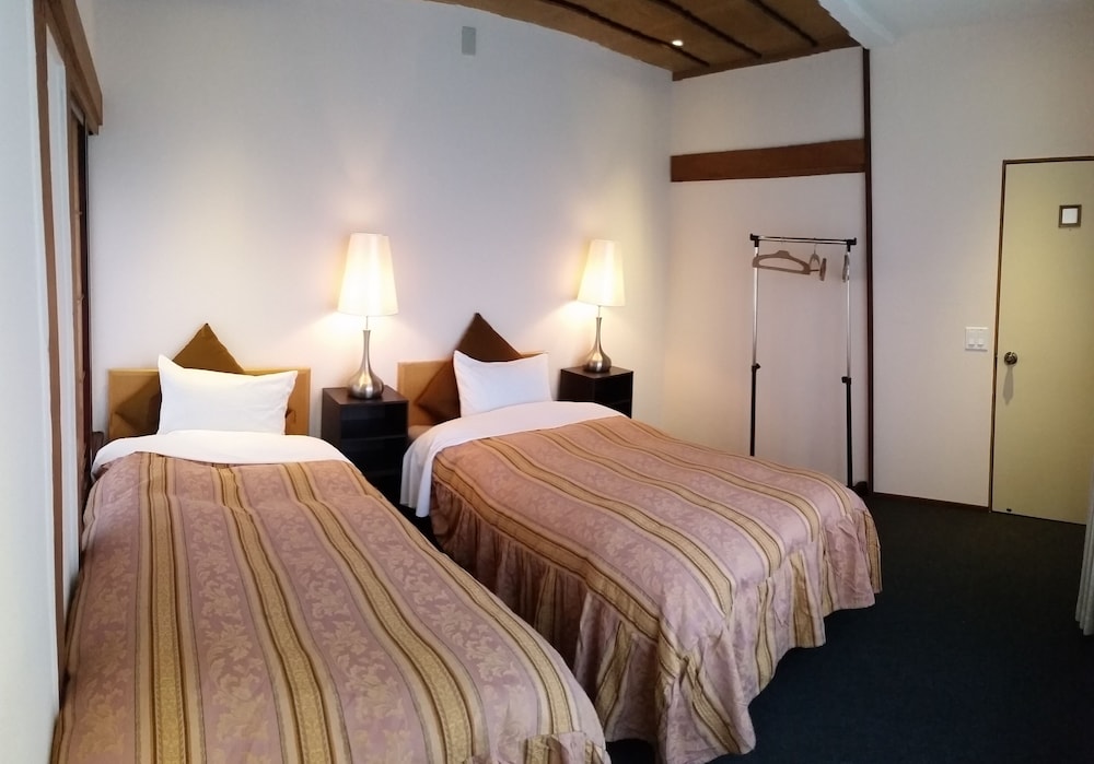 Room #8 客室1 | Hakuba West Coast Inn Villa
