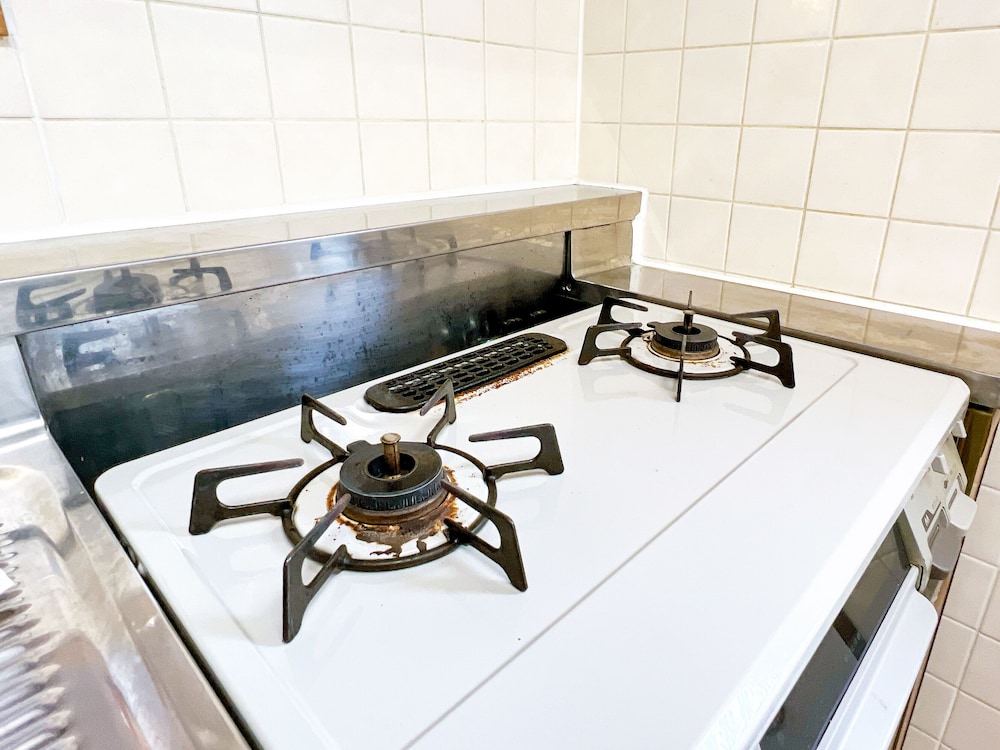 3ベッドルームアパートメント バルコニー付き 404号室 専用キッチン1 | おうちホテル段原