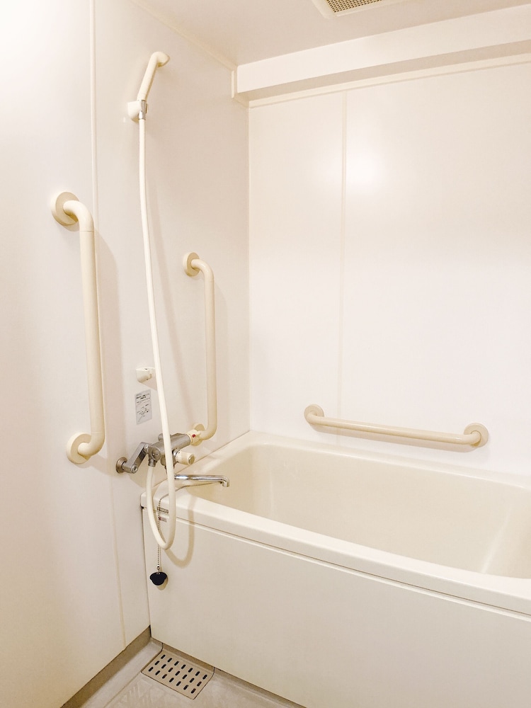 3ベッドルームアパートメント バルコニー付き 303号室 バスルーム0 | おうちホテル段原