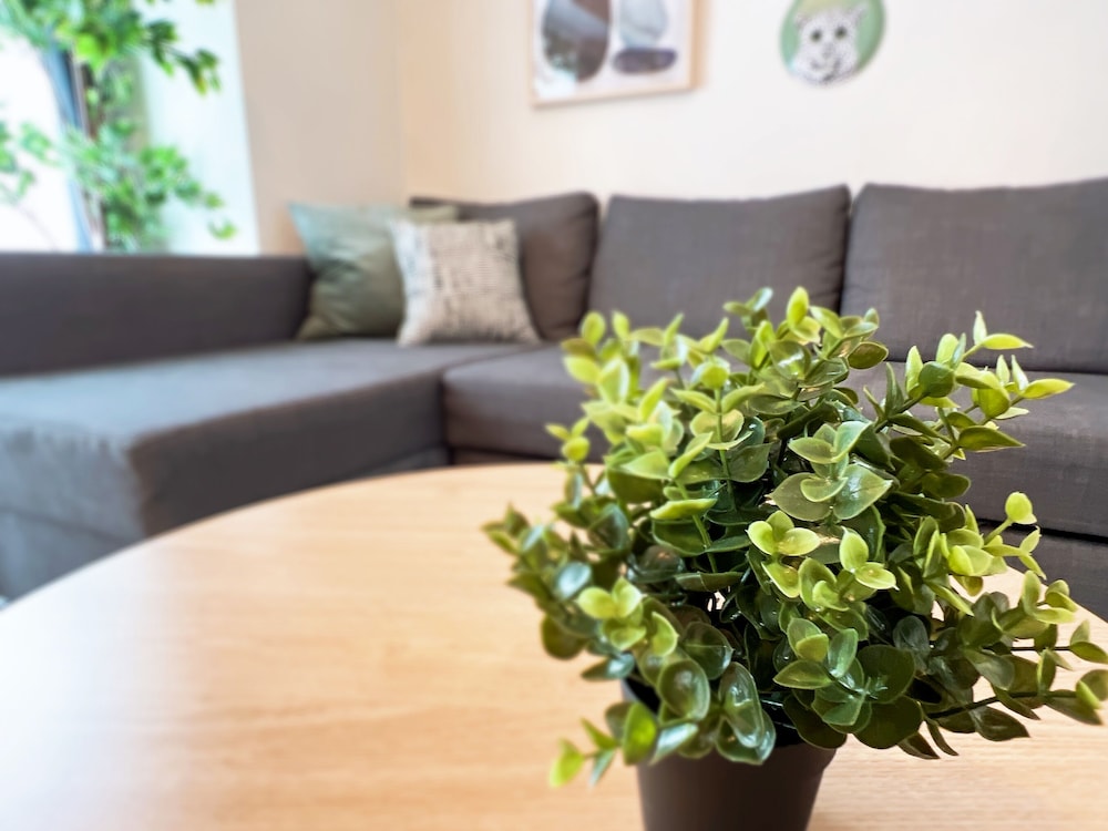 3ベッドルームアパートメント バルコニー付き 404号室 客室3 | おうちホテル段原