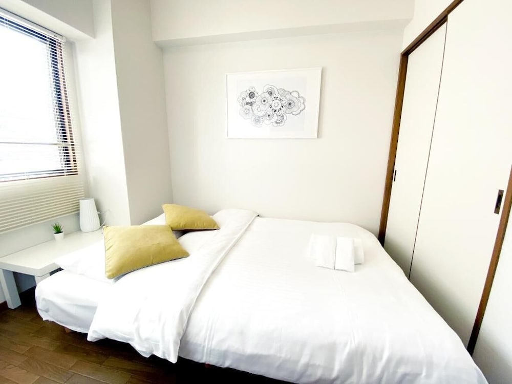 3ベッドルームアパートメント バルコニー付き 703号室 客室0 | おうちホテル段原