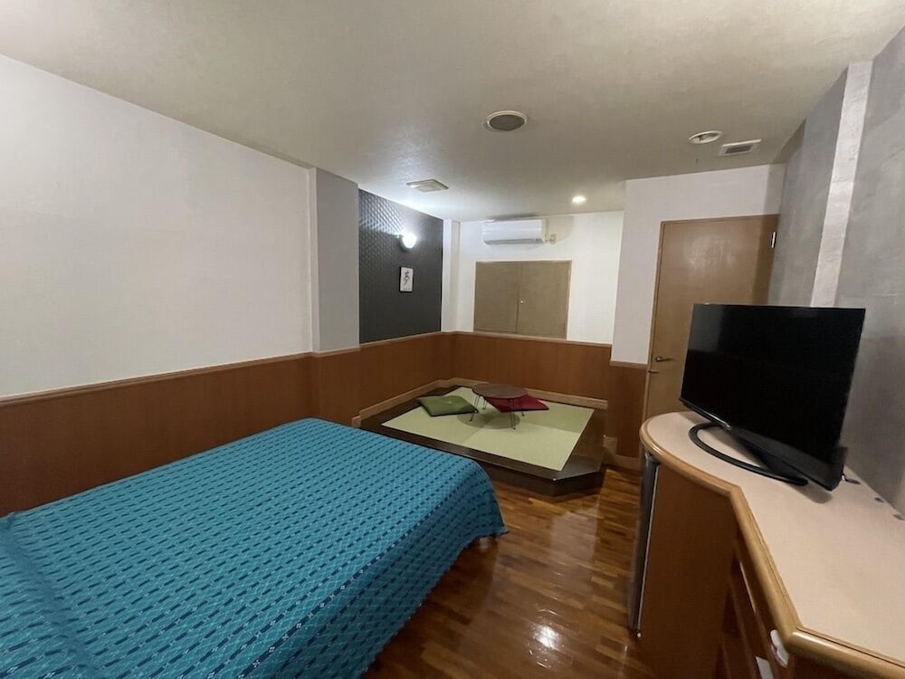 和洋室 (C type) 客室2 | HOTEL 紅 - BIN -